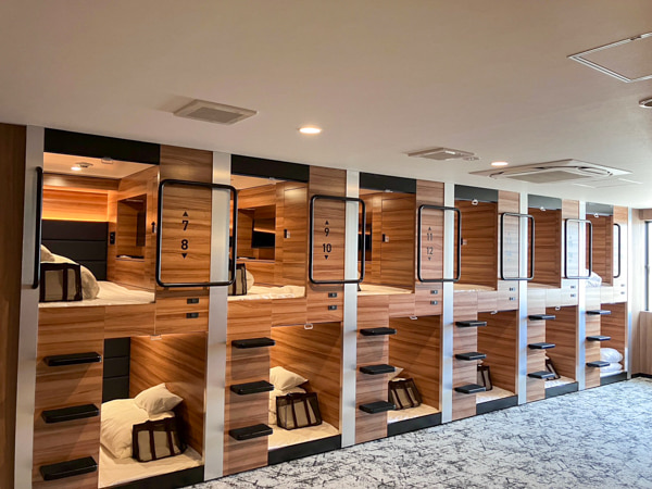 MAX CABIN
